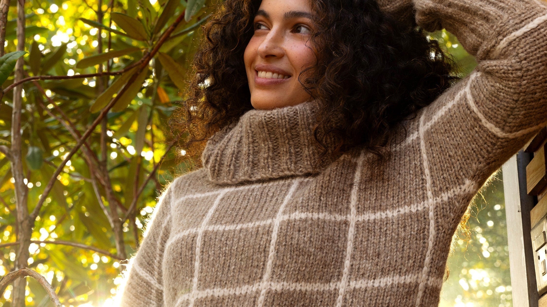 Täydellisesti istuva neuletakki ja 2 muuta neulegurun suosikkiohjetta Rakkaat kuviot & Vuokko -lehdessä