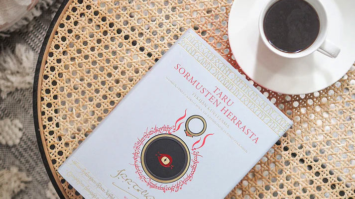 Lukumaratonin aika! 3 ikonista kirjasarjaa, joista riittää ahmittavaa nälkäisimmällekin lukutoukalle