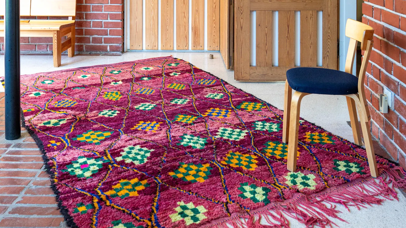 Antti ja Anniina tuovat Marokosta vuosikymmenten ikäisiä mattoaarteita – ihastu ainutlaatuisiin vintagemattoihin & hanki omasi nyt