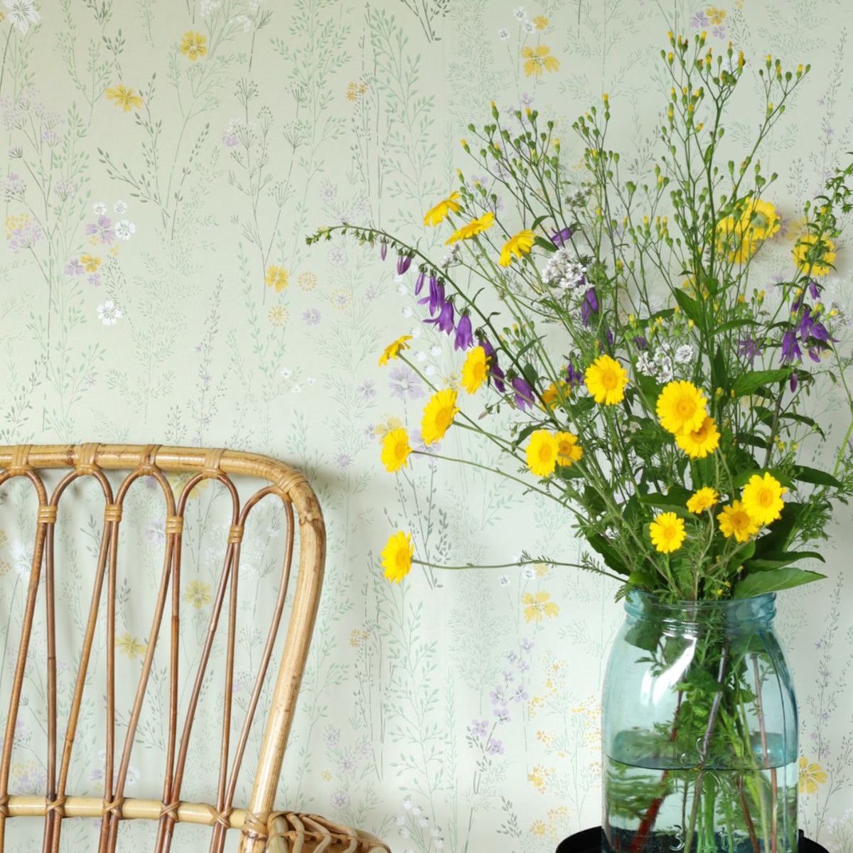 Herkkien pitsivillojen tyyliä! Tässä 5 tapettia, joilla luot kotiin hurmaavaa huvilatunnelmaa