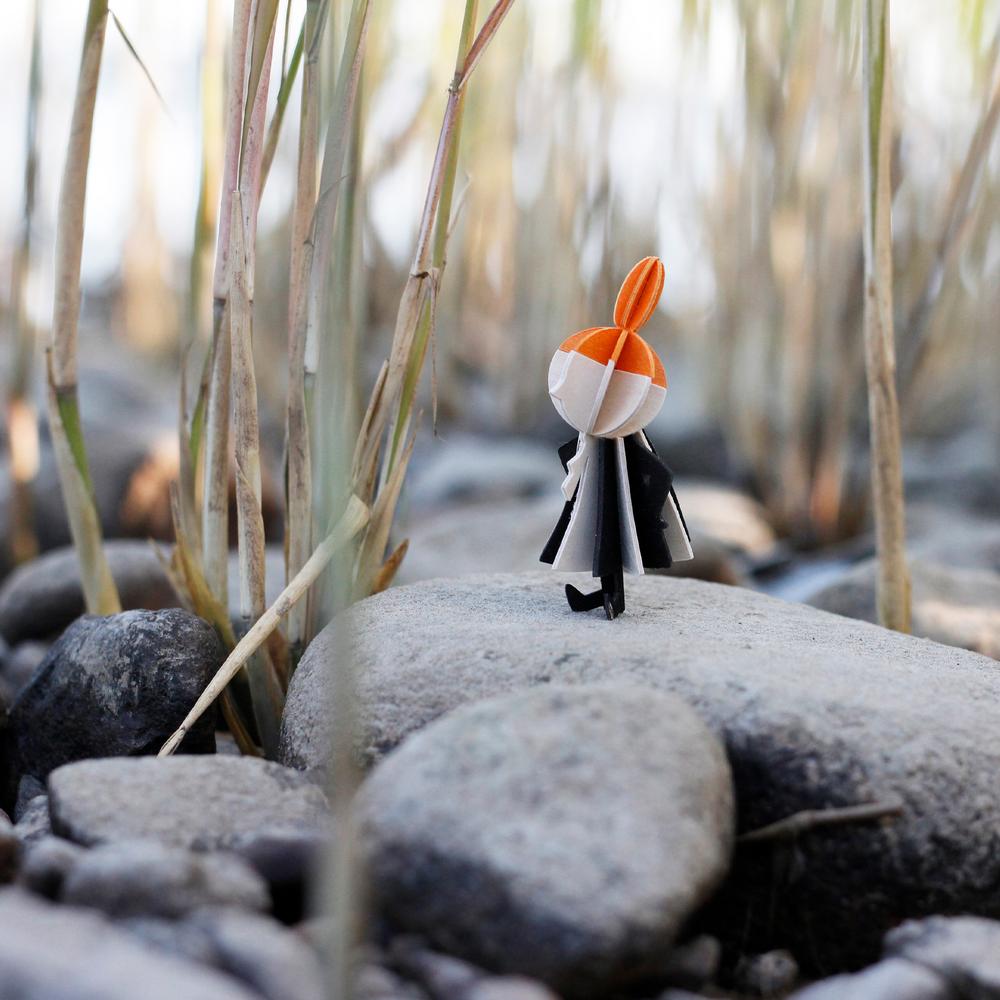 Pikku Myy kivellä, koottava puinen Lovi-hahmo, 