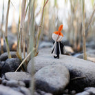 Pikku Myy kivellä, koottava puinen Lovi-hahmo, 